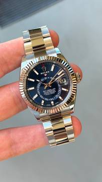 Rolex Sky-Dweller Steel Blue 326934 - like New LC100 - Fullset 2021