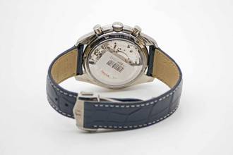 Thumbnail von Omega Speedmaster Moonwatch Chronograph, nearly new titanium Speedy dial, blue, from 2024