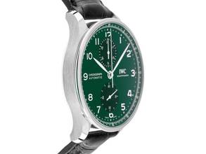 Thumbnail von IWC Portuguese Portugieser Chronograph Ref.IW371615 2026 Full Set Unworn Portugieser Chronograph Green Dial Crocodile Leather Folding Clasp