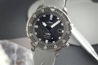 Sinn U50 DS U-ボートスチール自動巻きメンズ腕時計 Ref. 1050.034 B&P 2023限定