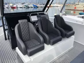 Thumbnail von De Antonio Yachts D28 Xplorer