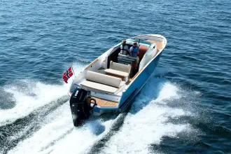 Cormate Chase 32
