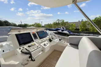 Thumbnail von Azimut 70 Somewhere I Belong