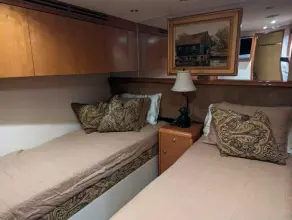 Thumbnail von Hatteras 68 Convertible Buzz