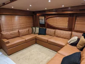 Thumbnail von Hatteras 68 Convertible Buzz