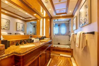 Thumbnail von Trinity Yachts Motor Yacht UNBRIDLED