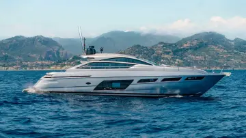 Pershing 62 SILVER MISSILE