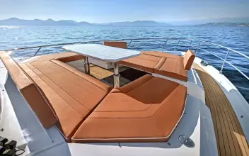 Thumbnail von Galeon 680 FLY