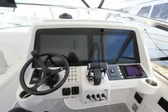 Thumbnail von Intrepid 475 Sport Yacht