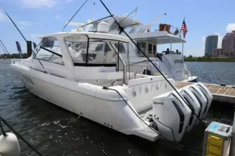 Thumbnail von Intrepid 475 Sport Yacht