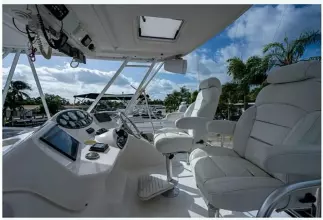 Thumbnail von Riviera 42 Flybridge