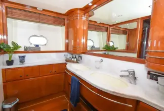 Thumbnail von Ferretti Yachts 881