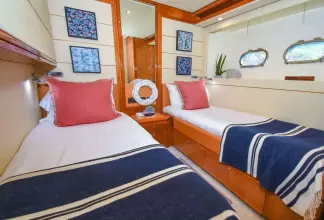 Thumbnail von Ferretti Yachts 881