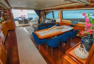 Thumbnail von Ferretti Yachts 881