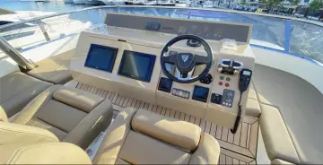 Thumbnail von Fairline Squadron 65 Kalamarda 3