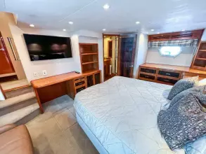 Thumbnail von Hatteras 68 Convertible
