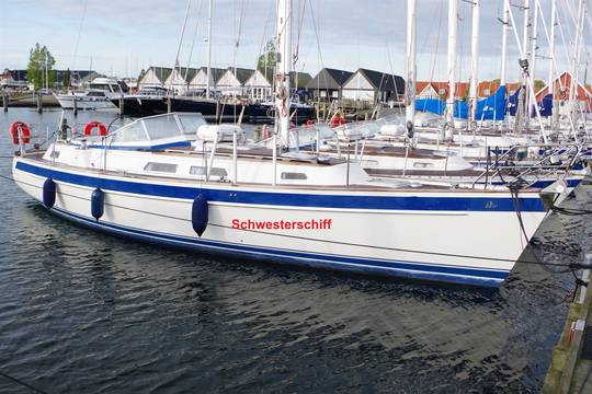 Hallberg Rassy 37