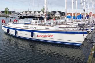 Hallberg Rassy 37