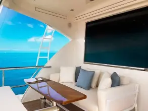 Thumbnail von Riviera Enclosed Flybridge 77