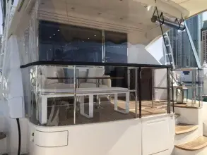 Thumbnail von Riviera Enclosed Flybridge 77
