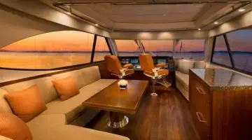 Thumbnail von Riviera Enclosed Flybridge 77