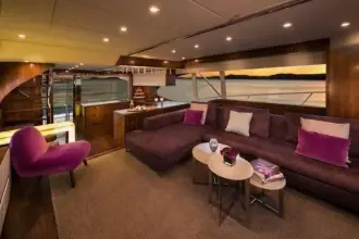 Thumbnail von Riviera Enclosed Flybridge 77