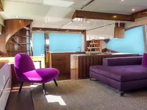 Thumbnail von Riviera Enclosed Flybridge 77