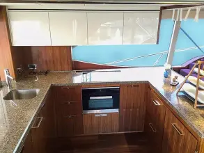 Thumbnail von Riviera Enclosed Flybridge 77