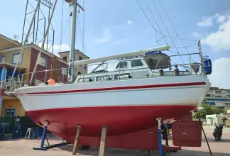 Custom 	Steel Pilothouse