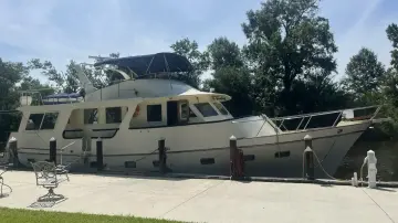Thumbnail von Trader Med Yacht w- Cockpit Island Angel