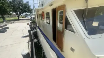 Thumbnail von Trader Med Yacht w- Cockpit Island Angel