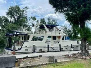 Thumbnail von Trader Med Yacht w- Cockpit Island Angel