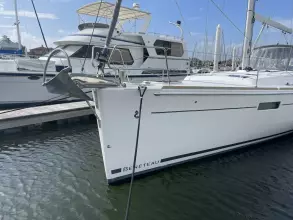 Thumbnail von Beneteau Oceanis 45 La Belle Vie