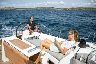 Thumbnail von Beneteau Oceanis 37.1