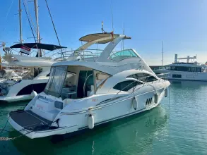Cruisers Yachts 447 Sedan