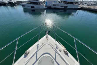 Thumbnail von Cruisers Yachts 447 Sedan