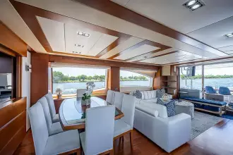 Thumbnail von Azimut 82