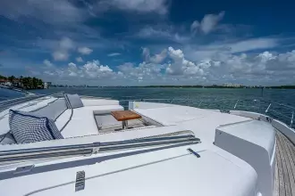Thumbnail von Azimut 82