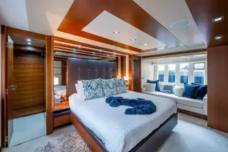 Thumbnail von Azimut 82