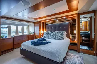 Thumbnail von Azimut 82