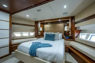 Thumbnail von Azimut 82