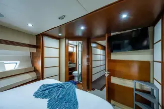 Thumbnail von Azimut 82