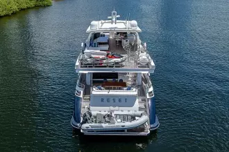 Thumbnail von Azimut 82