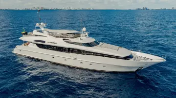 Palmer Johnson Raised Pilot House INVICTUS