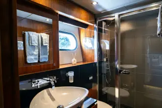 Thumbnail von Sunseeker 115 Sport Yacht LADY VOLANTIS