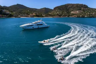 Thumbnail von Sunseeker 115 Sport Yacht LADY VOLANTIS