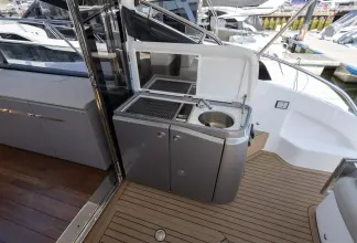 Thumbnail von Princess V50 V50960 - 3 CABIN DECK VERSION