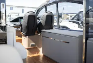 Thumbnail von Princess V50 V50960 - 3 CABIN DECK VERSION