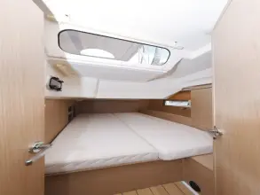 Thumbnail von Beneteau Oceanis 46.1 MR. WHITE