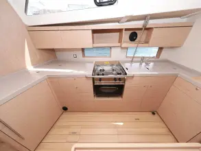 Thumbnail von Beneteau Oceanis 46.1 MR. WHITE